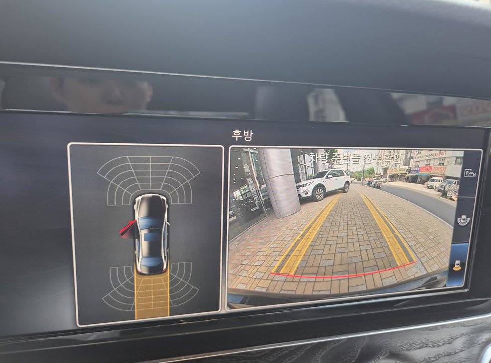 벤츠 E 클래스 E220d 아방가르드 사진 11