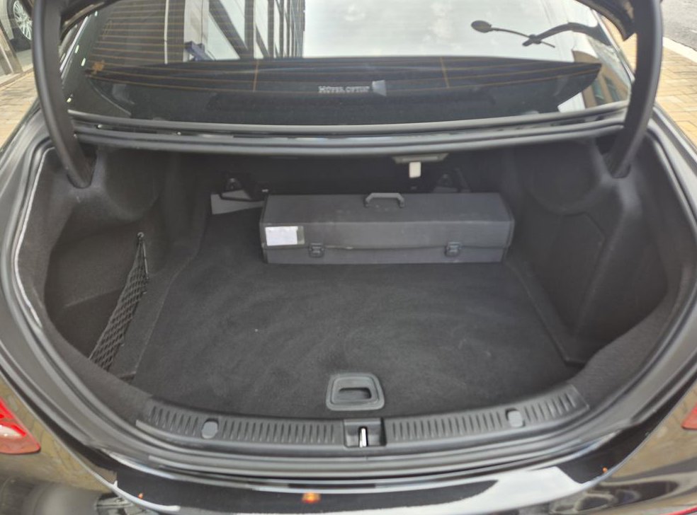 벤츠 E 클래스 E220d 아방가르드 사진 17