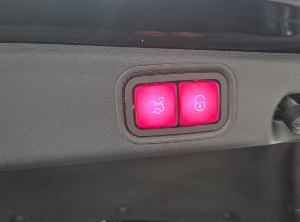 벤츠 E 클래스 E220d 아방가르드 사진 18