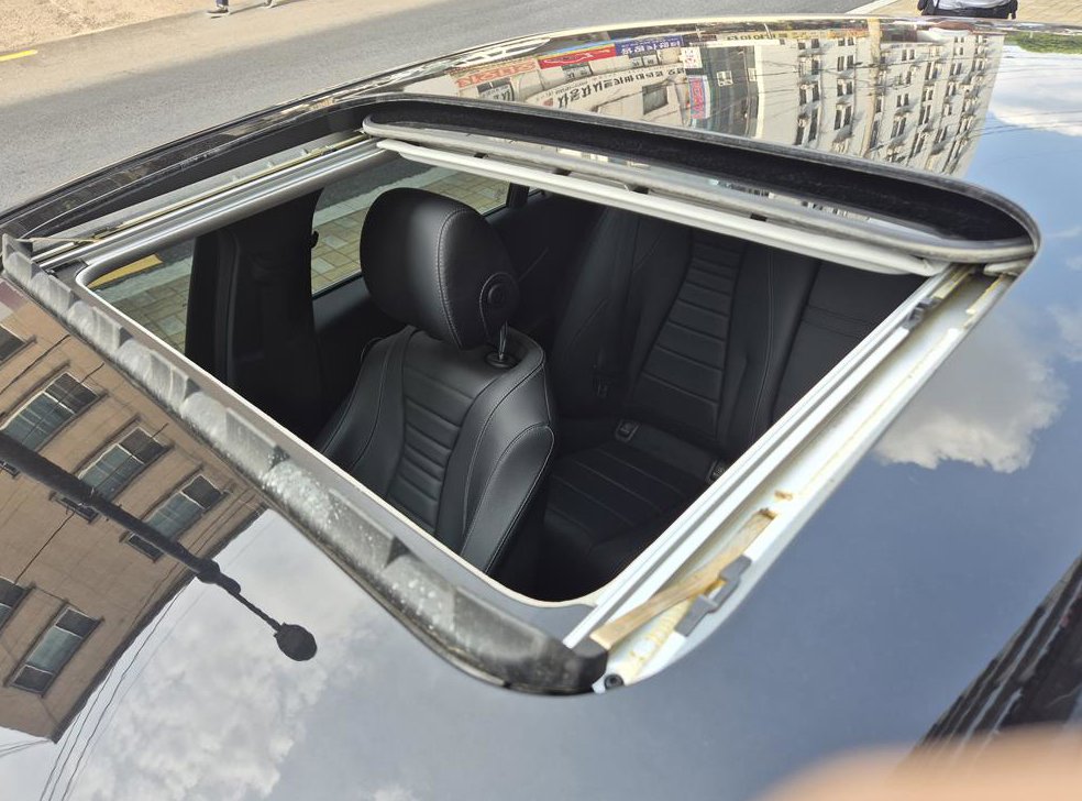 벤츠 E 클래스 E220d 아방가르드 사진 3