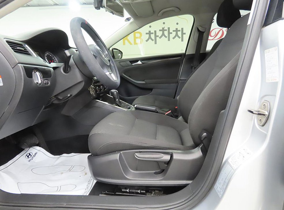 폭스바겐 제타 1.6 TDI 블루모션 사진 5