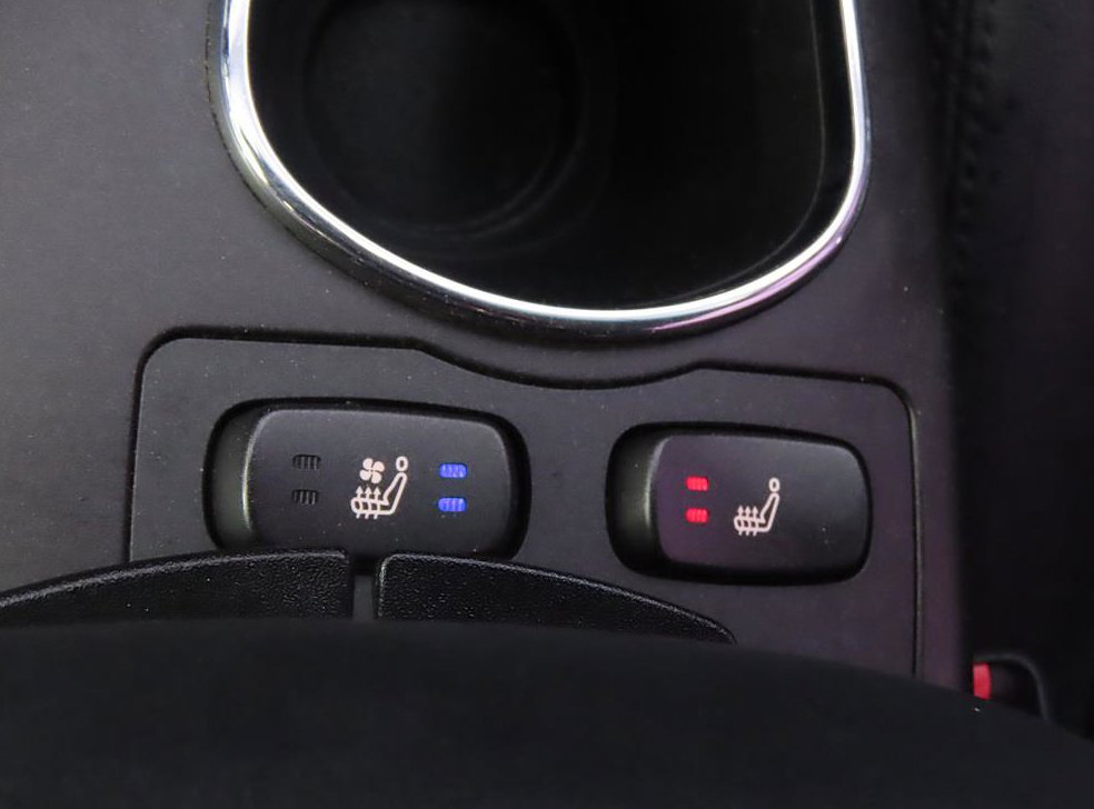 KG모빌리티(쌍용)  코란도 2WD 2.2 RX 사진 15