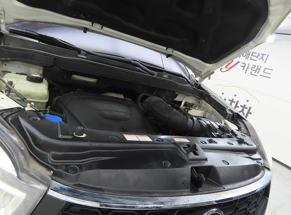 KG모빌리티(쌍용)  코란도 2WD 2.2 RX 사진 19