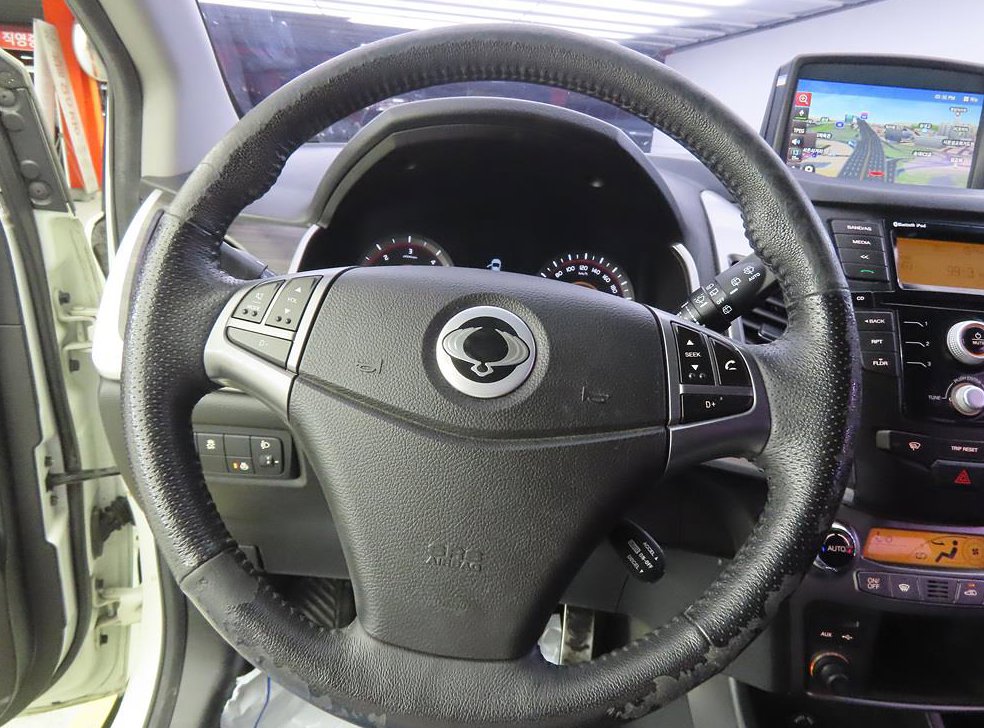 KG모빌리티(쌍용)  코란도 2WD 2.2 RX 사진 8