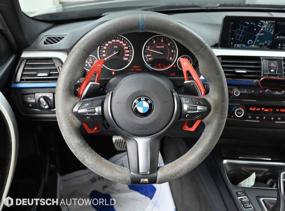 BMW 3시리즈 320d M 스포츠 사진 13