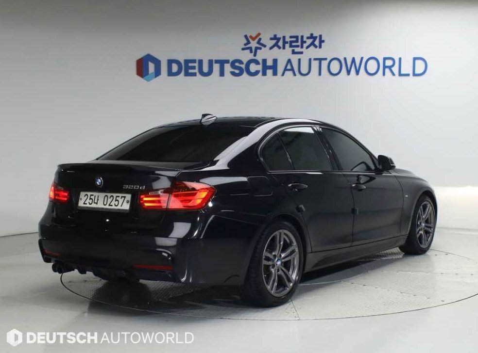 BMW 3시리즈 320d M 스포츠 사진 2