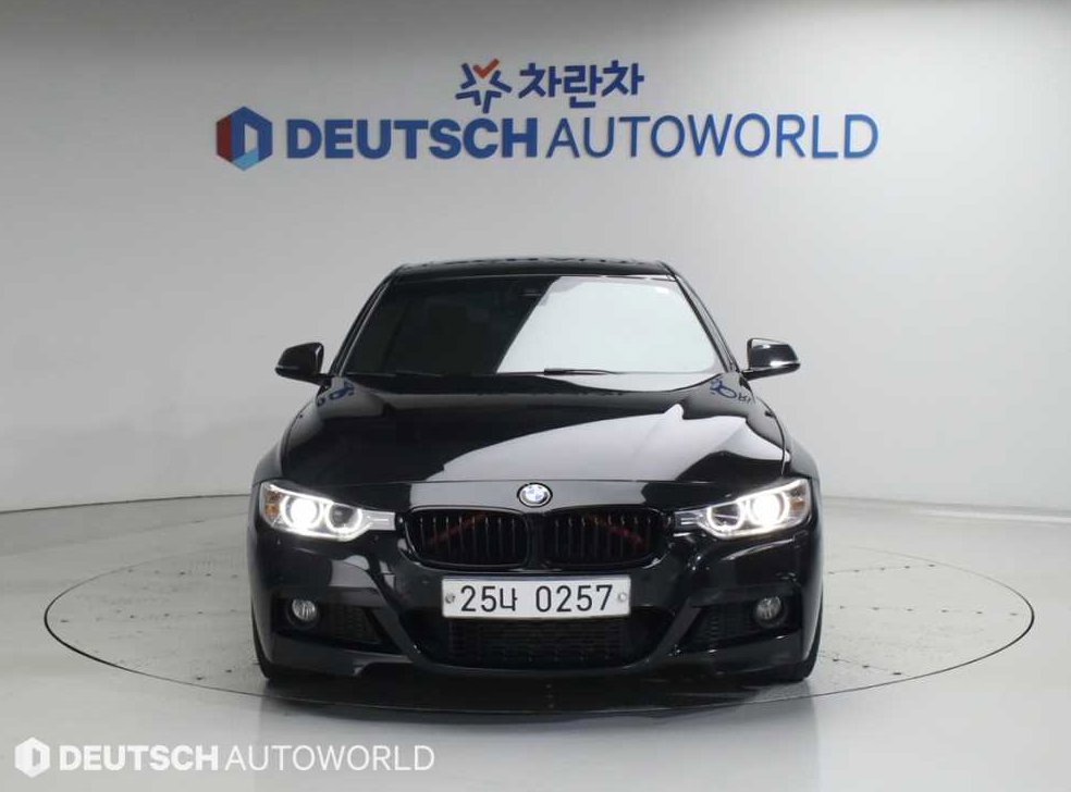 BMW 3시리즈 320d M 스포츠 사진 3