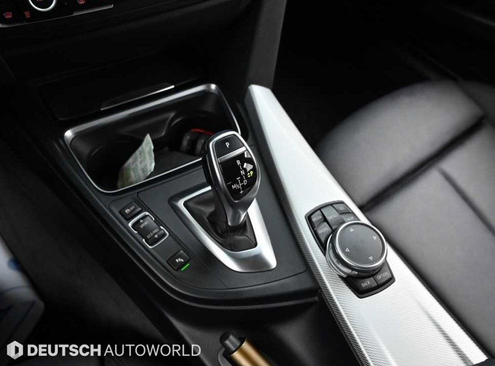 BMW 3시리즈 320d M 스포츠 사진 9