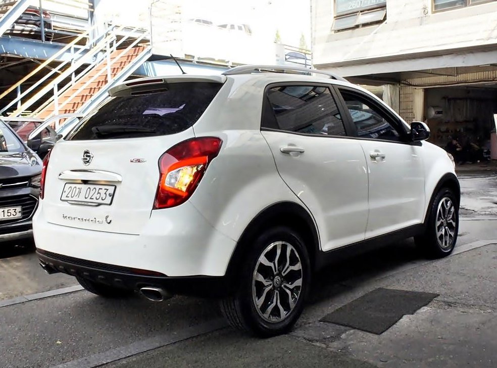 KG모빌리티(쌍용)  코란도 2WD 2.0 RX 사진 4
