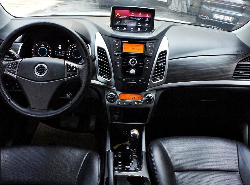 KG모빌리티(쌍용)  코란도 2WD 2.0 RX 사진 7