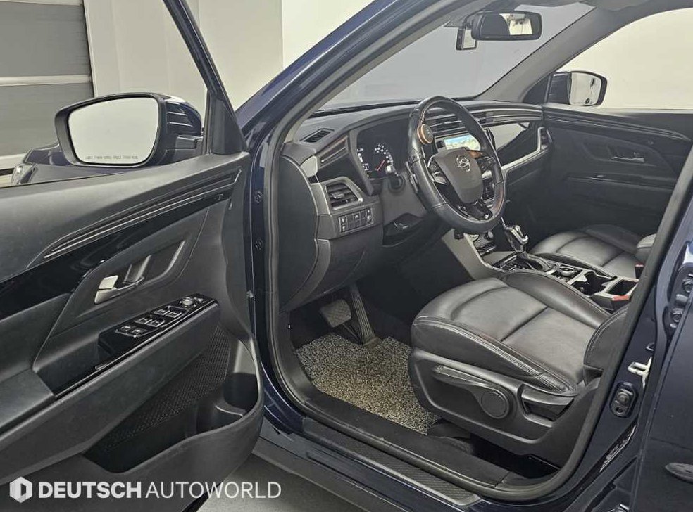 KG모빌리티(쌍용)  코란도 2WD 디젤 1.6 C5 플러스 사진 11