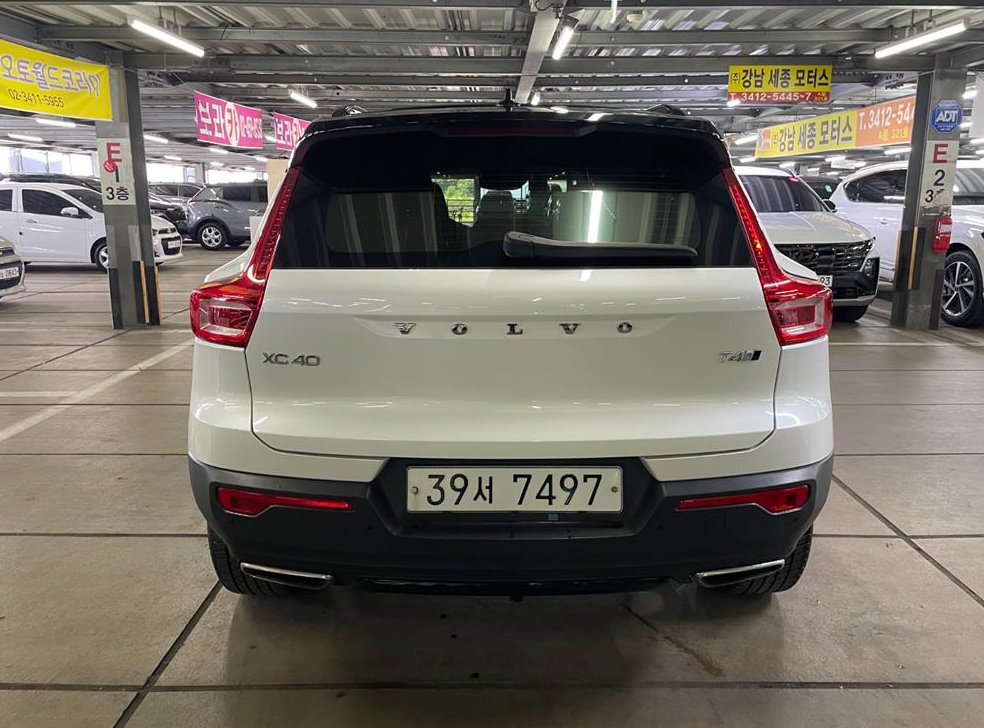 볼보 XC40 T4 4WD R-디자인 사진 3