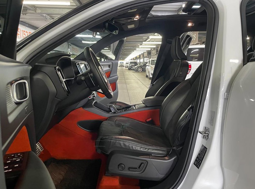 볼보 XC40 T4 4WD R-디자인 사진 6