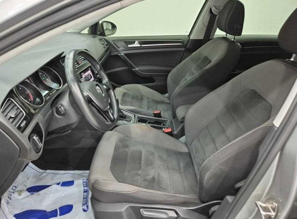 폭스바겐 골프 2.0 TDI 사진 11
