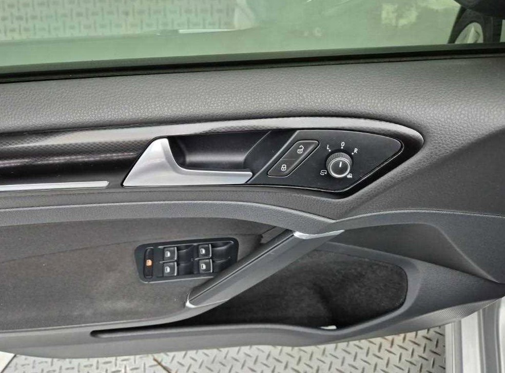 폭스바겐 골프 2.0 TDI 사진 17