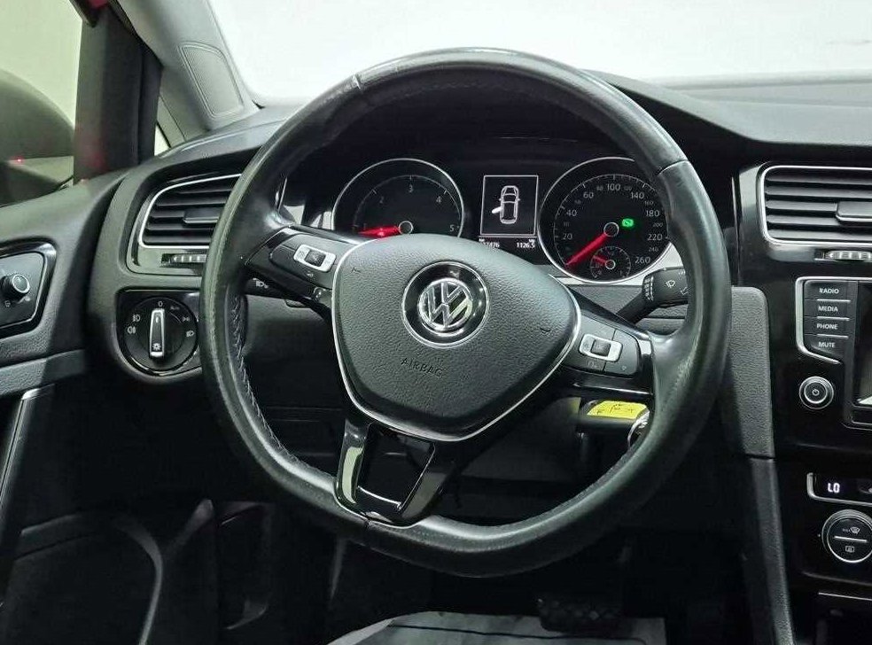 폭스바겐 골프 2.0 TDI 사진 9