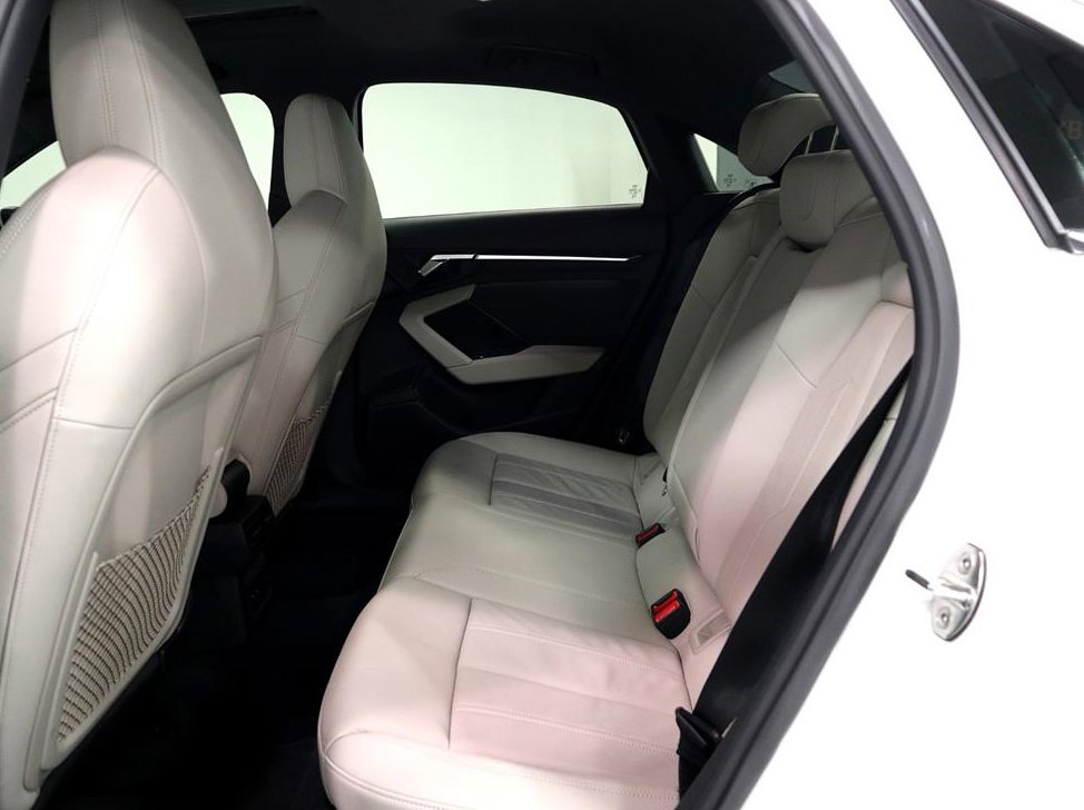 아우디 A3 40 TFSI 프리미엄 사진 10