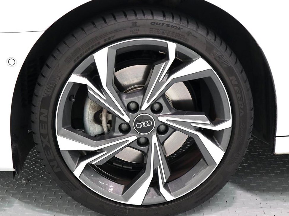 아우디 A3 40 TFSI 프리미엄 사진 19