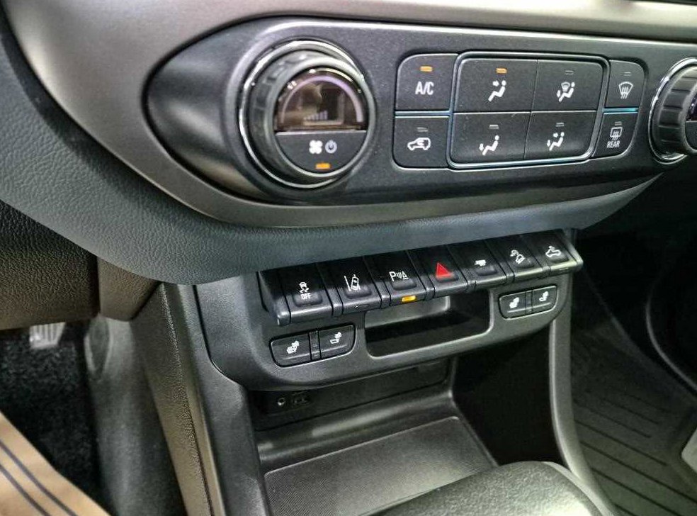 쉐보레 콜로라도 3.6 Z71-X 미드나잇 4WD 사진 16