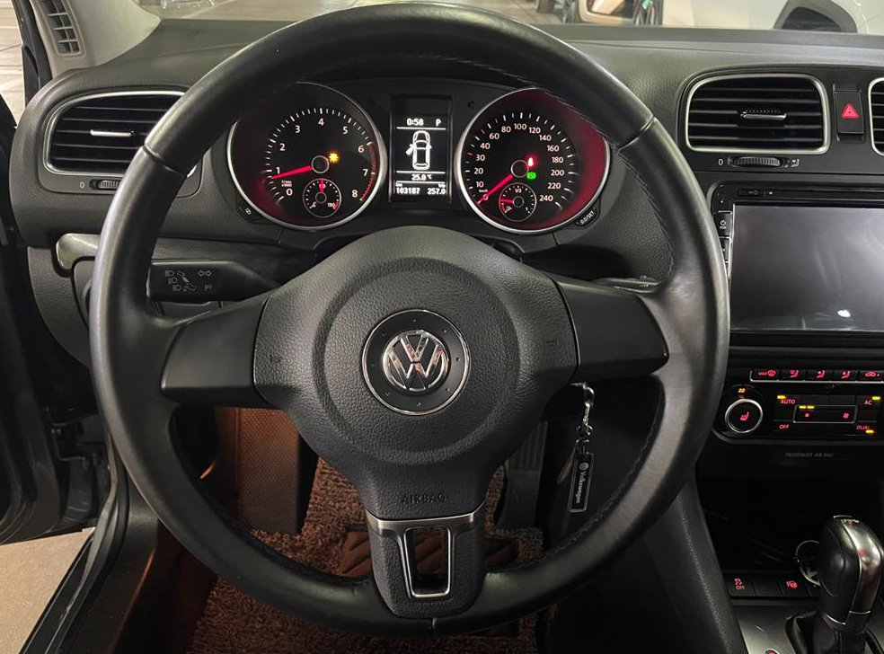 폭스바겐 골프 1.4 TSI 사진 13