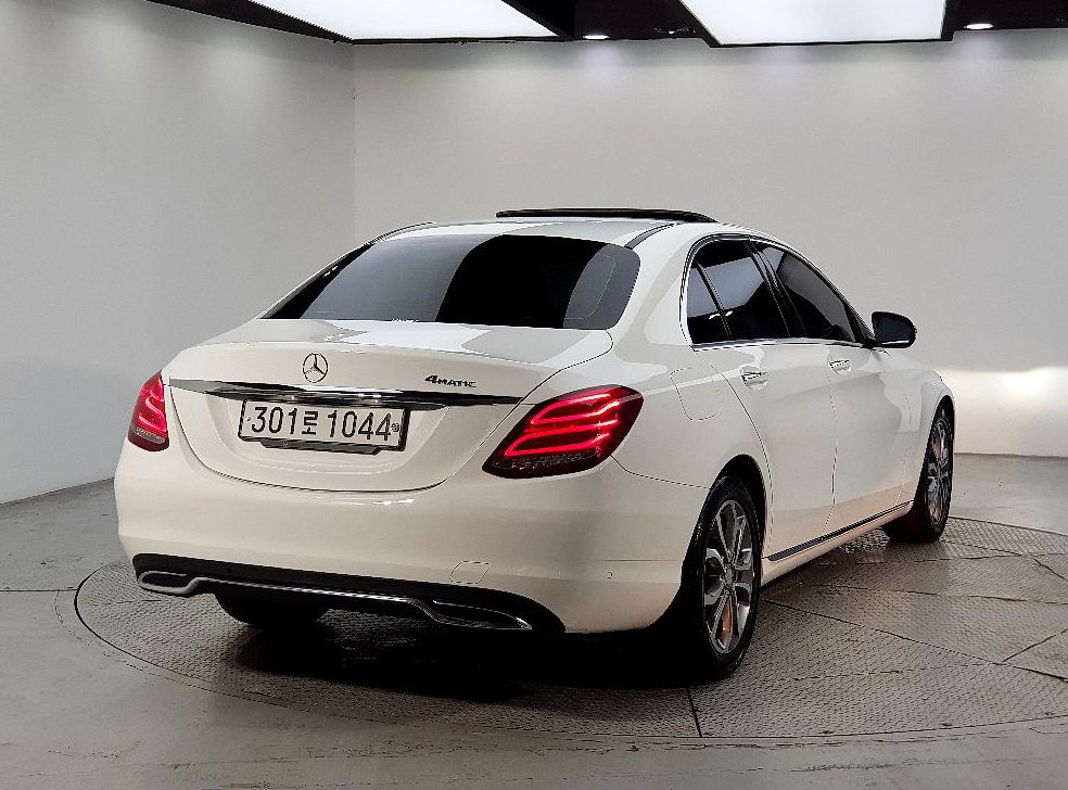 벤츠 C 클래스 C220 d 아방가르드 사진 4