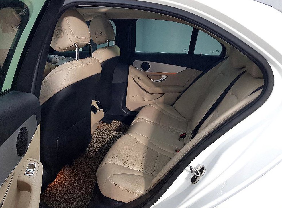 벤츠 C 클래스 C220 d 아방가르드 사진 9