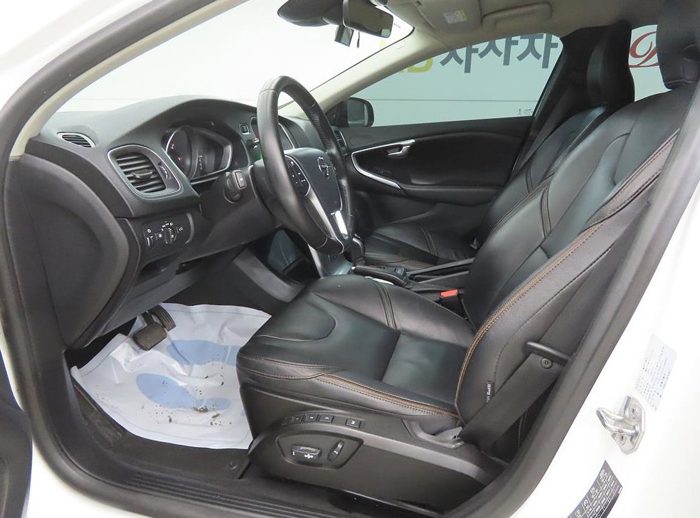 볼보 V40 D3 사진 5