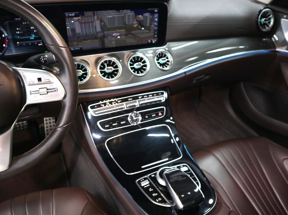 벤츠 CLS 클래스 CLS 300d AMG Line 사진 10