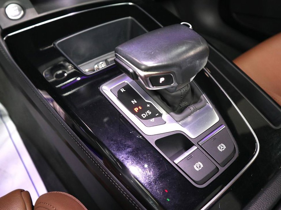 아우디 Q5 40 TDI 콰트로 프리미엄 스포트백 사진 15