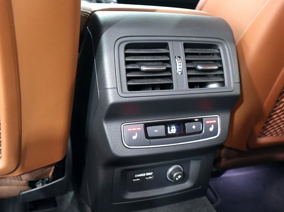 아우디 Q5 40 TDI 콰트로 프리미엄 스포트백 사진 16