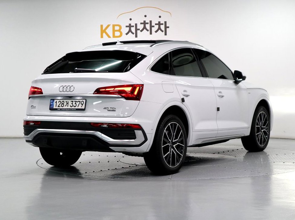 아우디 Q5 40 TDI 콰트로 프리미엄 스포트백 사진 3