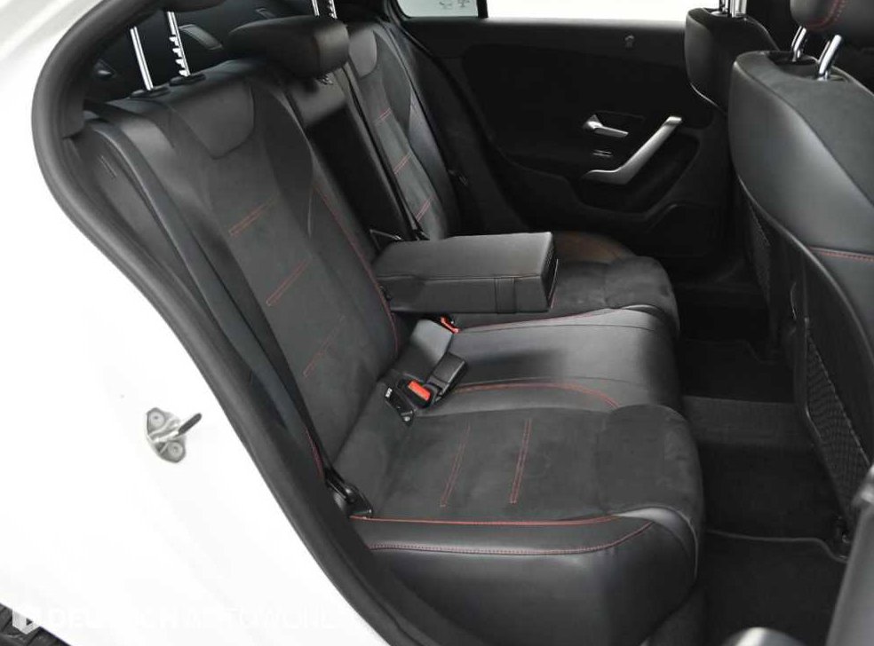 벤츠 A 클래스 A250 4MATIC 세단 사진 12