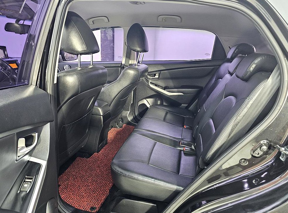 KG모빌리티(쌍용)  코란도 4WD 2.0 CVT 사진 9