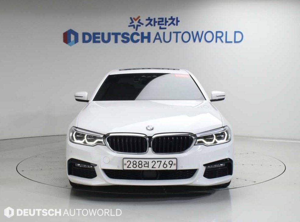 BMW 5시리즈 520i M 스포츠 사진 3