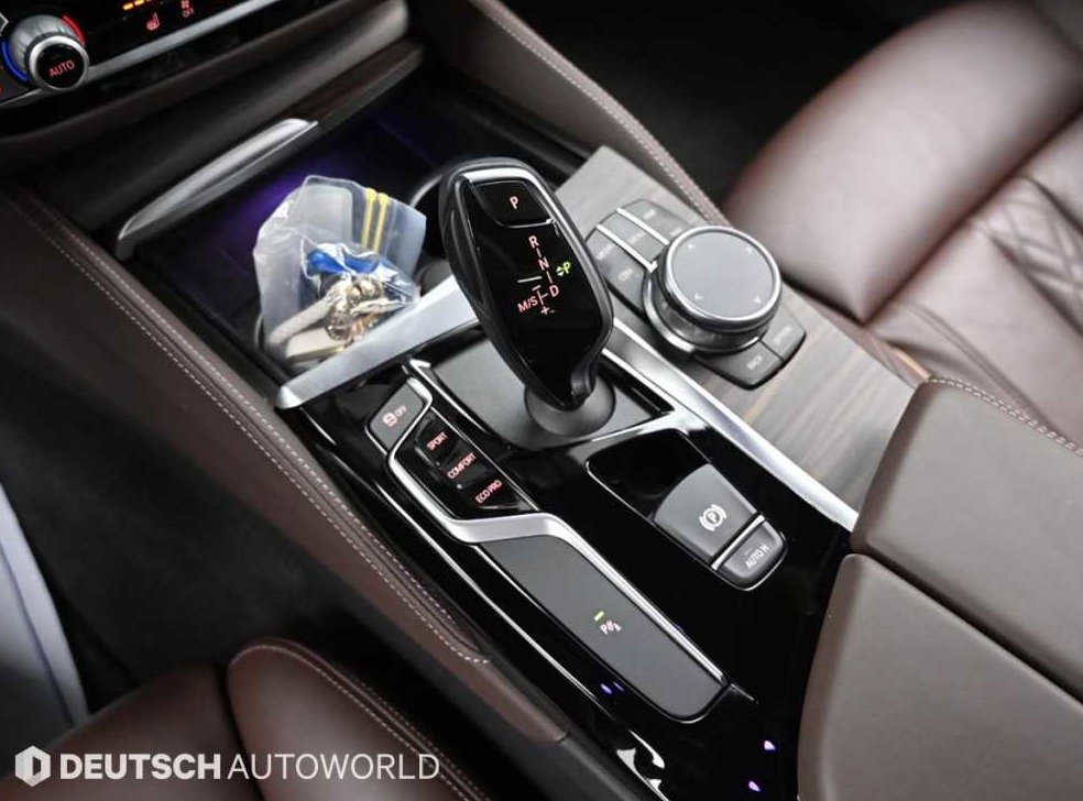 BMW 5시리즈 520i M 스포츠 사진 9
