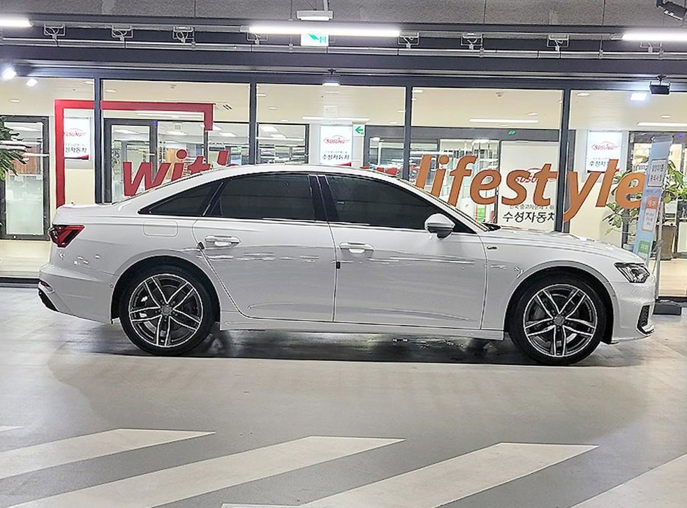 아우디 A6 45 TFSI 콰트로 프리미엄 사진 3