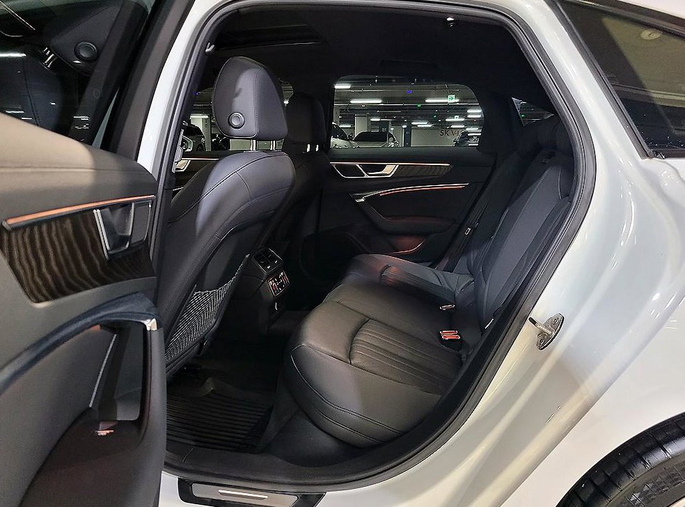 아우디 A6 45 TFSI 콰트로 프리미엄 사진 8
