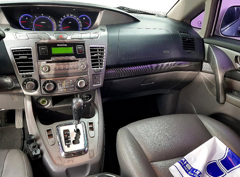 KG모빌리티(쌍용)  코란도 2WD LT 사진 10