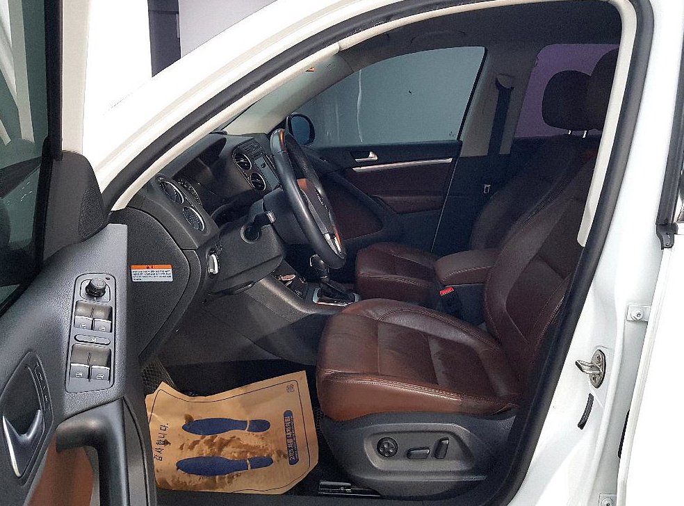 폭스바겐 티구안 2.0 TDI 컴포트 사진 8
