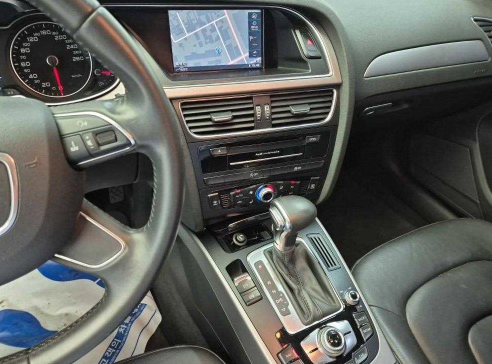 아우디 A4 2.0 TDI 사진 10