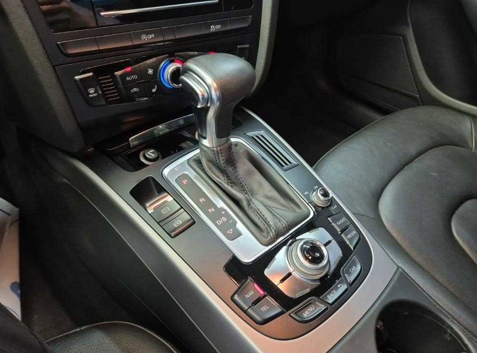 아우디 A4 2.0 TDI 사진 8
