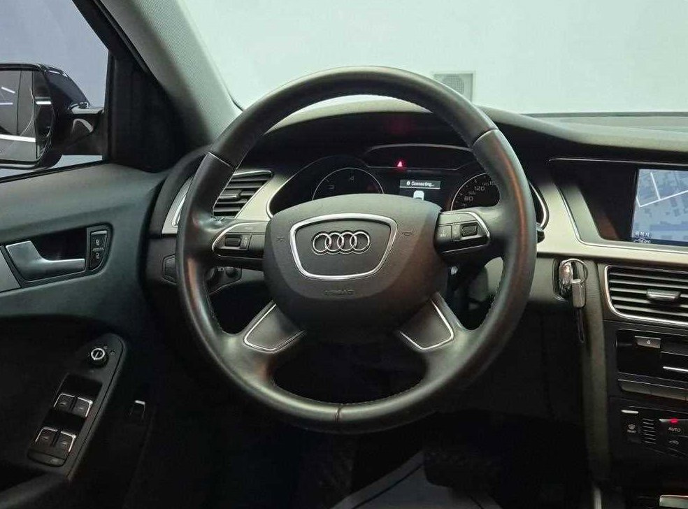 아우디 A4 2.0 TDI 사진 9