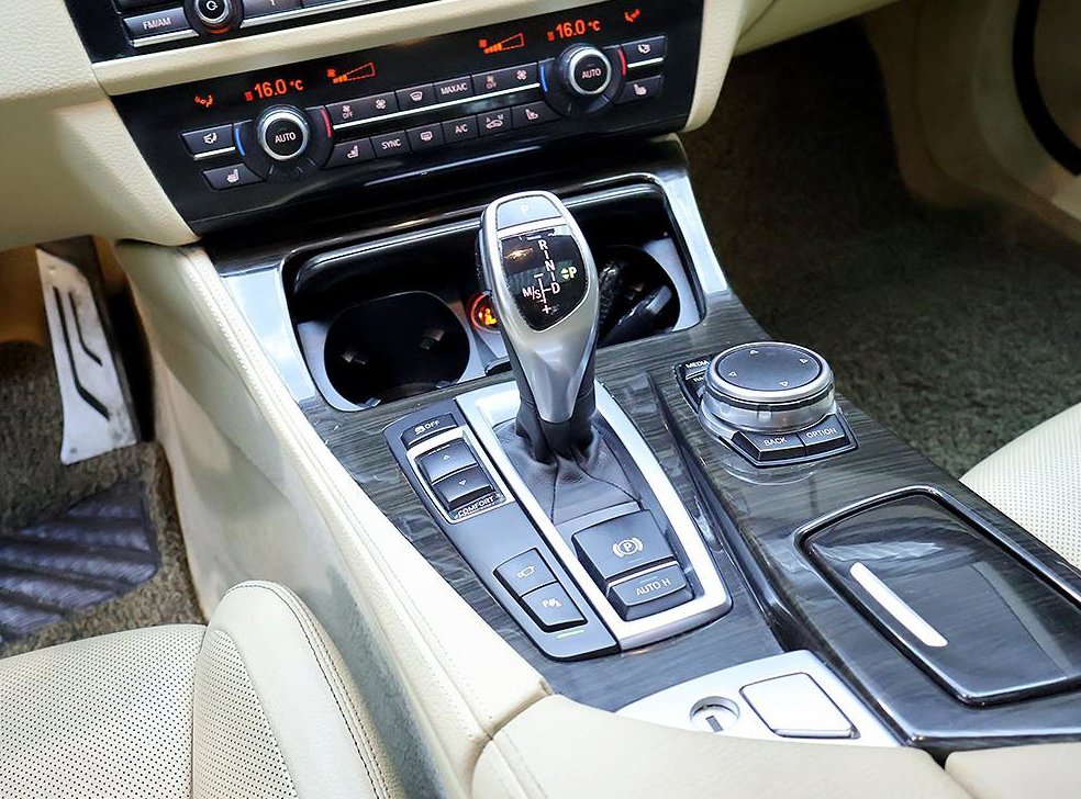 BMW 5시리즈 528i 럭셔리 플러스 사진 10