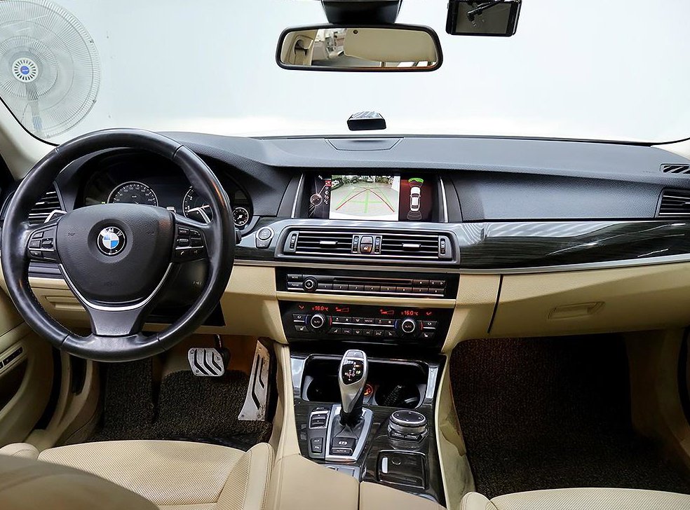 BMW 5시리즈 528i 럭셔리 플러스 사진 5