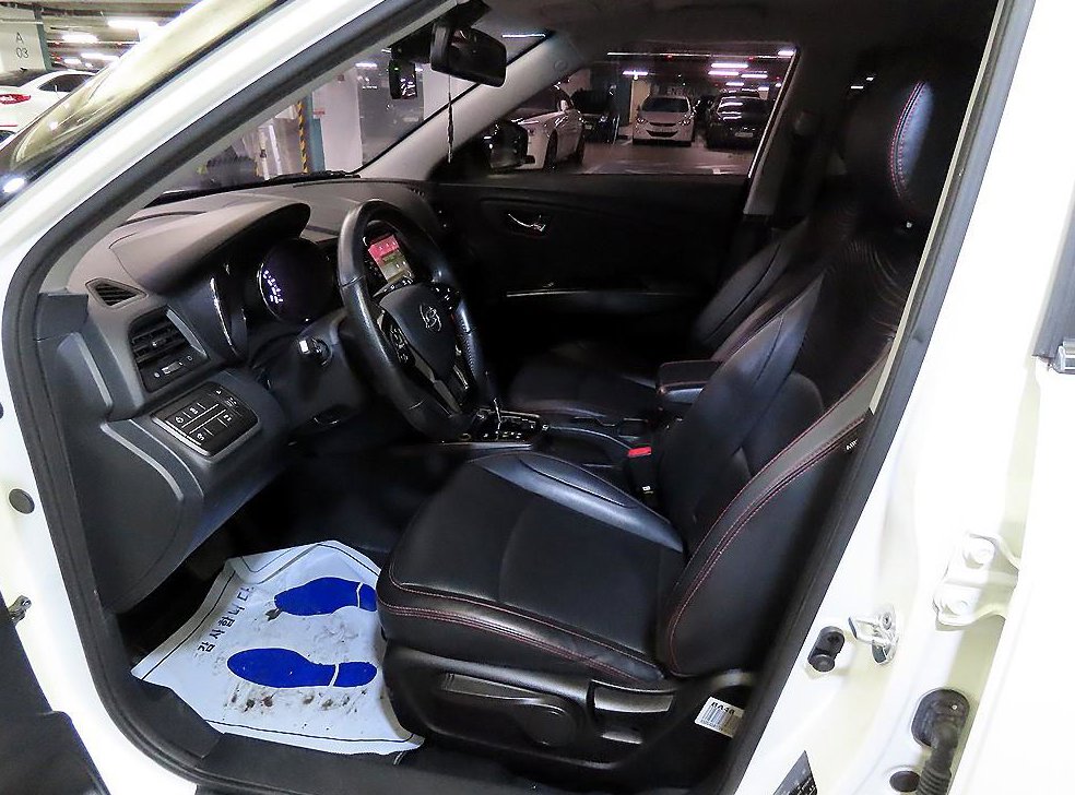 KG모빌리티(쌍용)  티볼리 2WD 가솔린 1.6 RX 사진 6