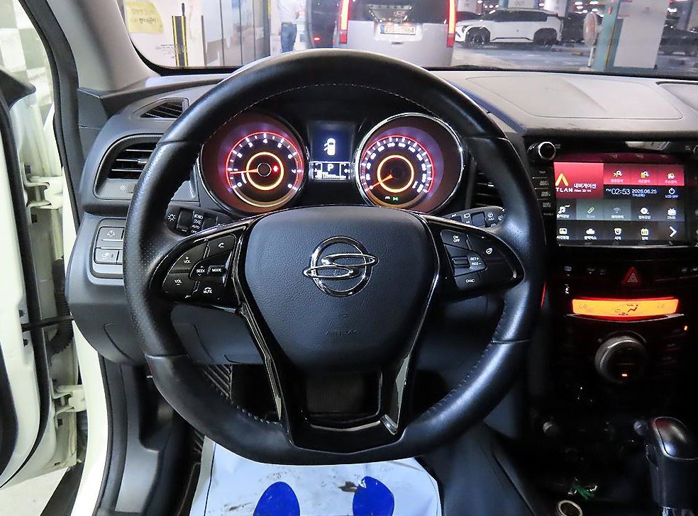KG모빌리티(쌍용)  티볼리 2WD 가솔린 1.6 RX 사진 8