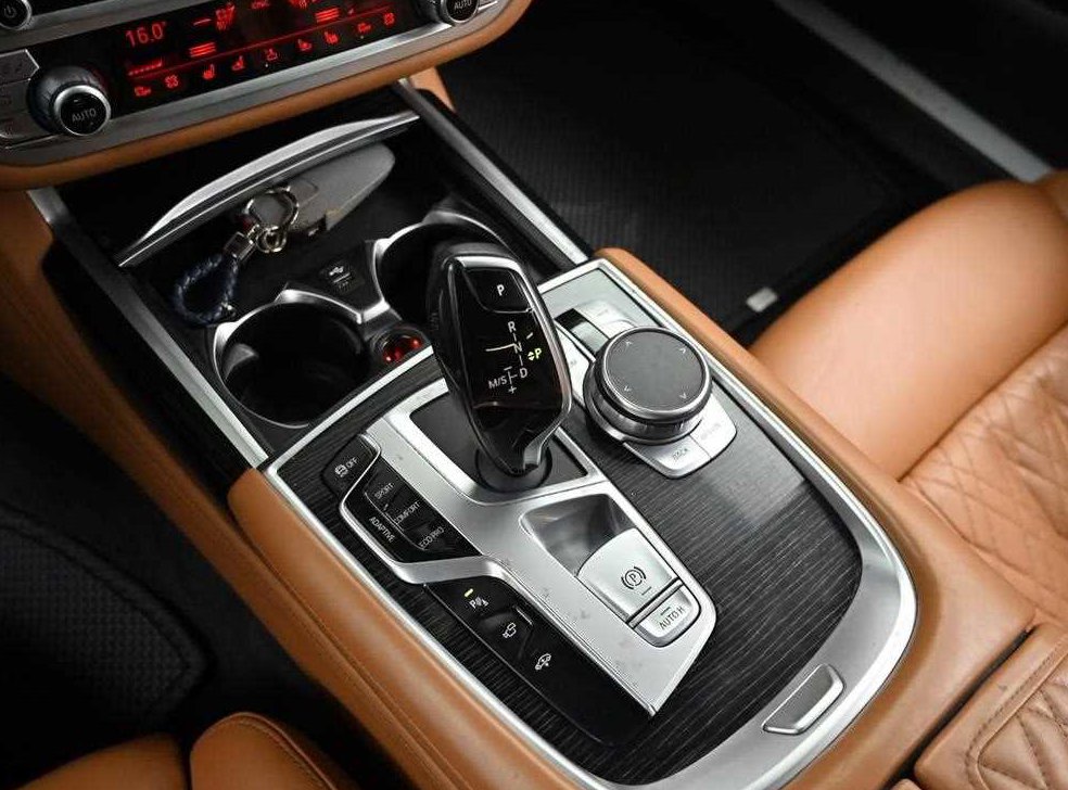 BMW 7시리즈 740d xDrive M 스포츠 사진 9