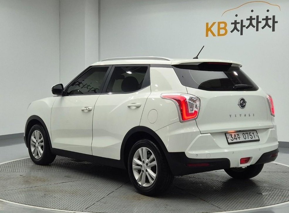 KG모빌리티(쌍용)  티볼리 가솔린 2WD 1.6 VX 사진 2