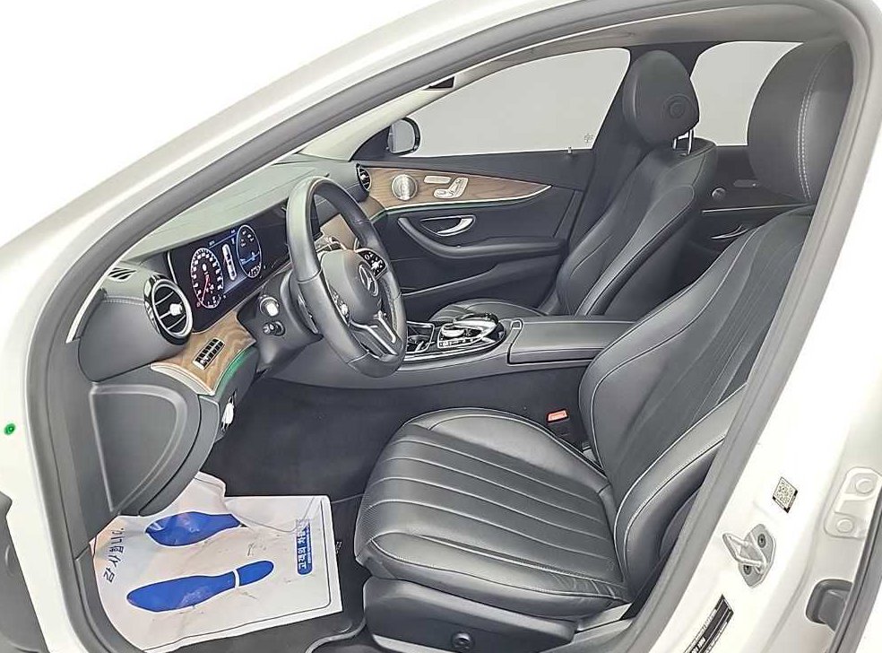 벤츠 E 클래스 E300 익스클루시브 사진 11