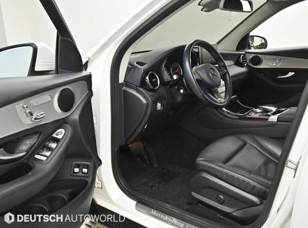벤츠 GLC 클래스 GLC 350 e 4MATIC 사진 11